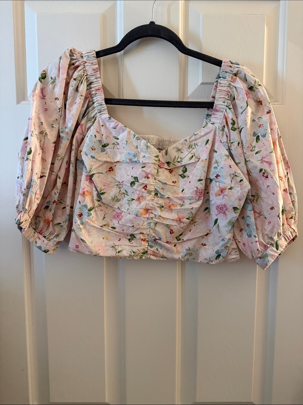 Abercrombie & Fitch Light Pink Floral Puff-Sleeve Crop Top